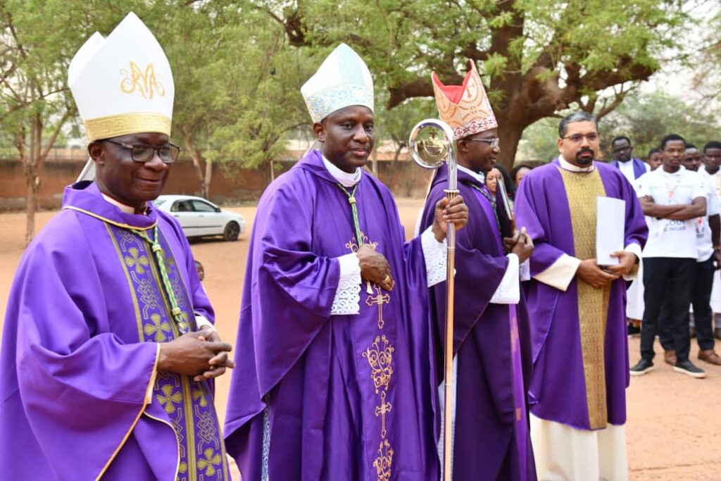 \”La miséricorde de Dieu dépasse même nos choix de mort\”, affirme le nonce à Niamey